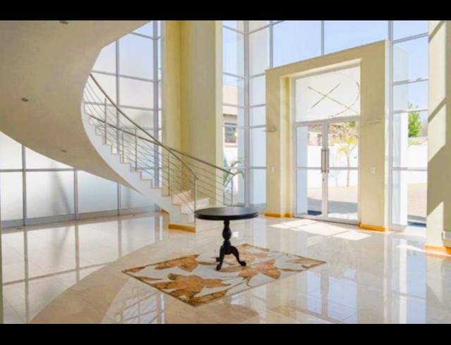 5 BEDROOM PROPERTY TO RENT IN WATERKLOOF HEIGHTS